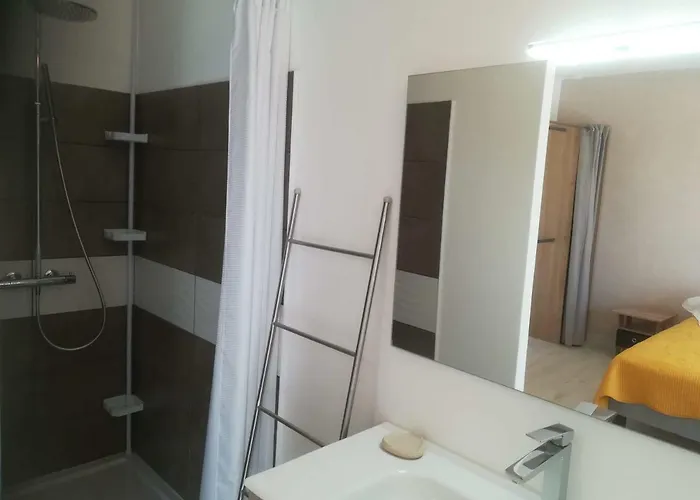 Alojamento de Acomodação e Pequeno-almoço D'hôte L'escale